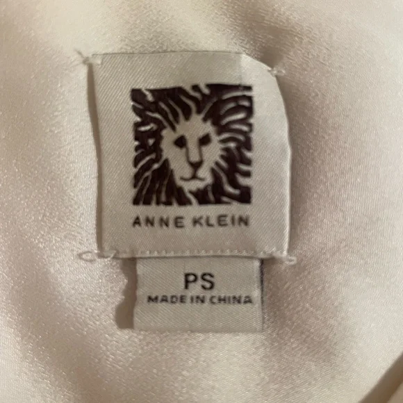 Anne Klein Cream and Black Casual Button Down Shirt - Picture 5 of 8